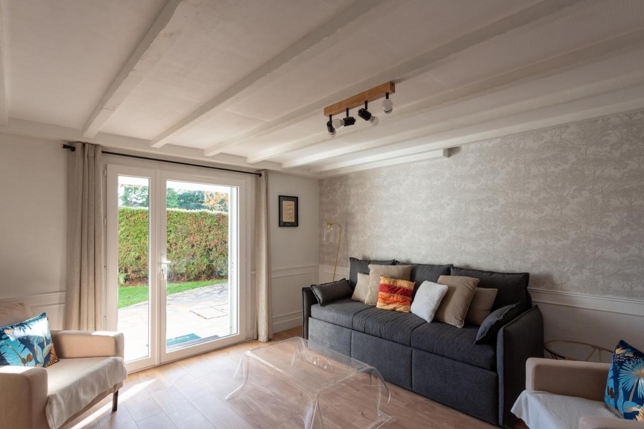 Ferienwohnung Au 9Eme Art La Rochefoucauld Exterior foto